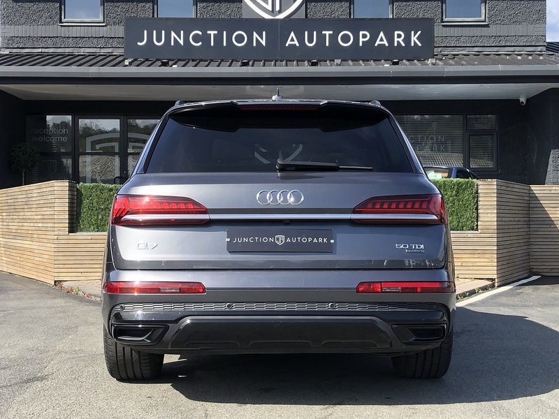 Audi Q7 TDI V6 Black Edition - U2001