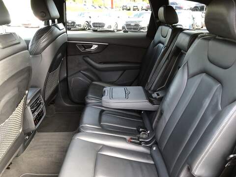 Audi Q7 TDI V6 Black Edition - U2001