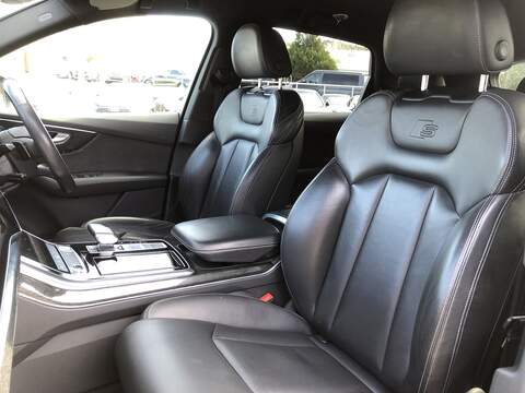 Audi Q7 TDI V6 Black Edition - U2001