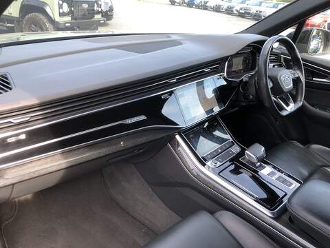 Audi Q7 TDI V6 Black Edition - U2001