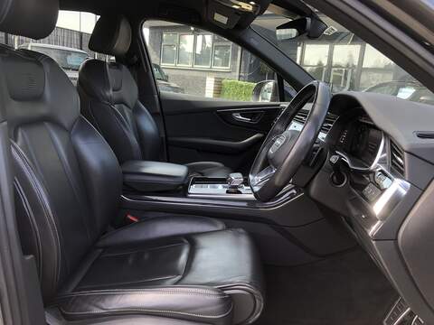 Audi Q7 TDI V6 Black Edition - U2001