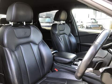 Audi Q7 TDI V6 Black Edition - U2001