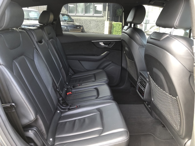 Audi Q7 TDI V6 Black Edition - U2001