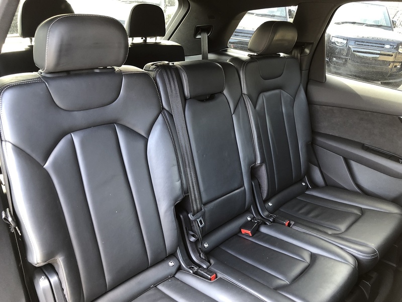 Audi Q7 TDI V6 Black Edition - U2001