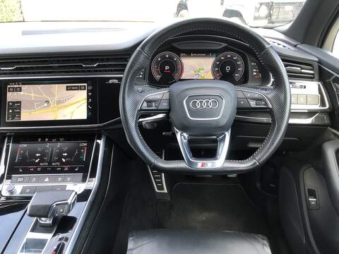 Audi Q7 TDI V6 Black Edition - U2001