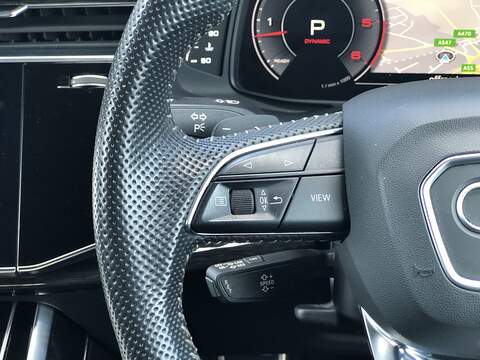 Audi Q7 TDI V6 Black Edition - U2001