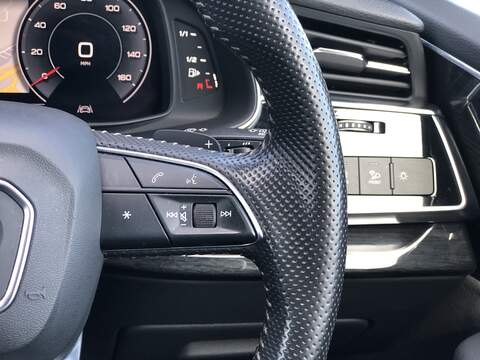 Audi Q7 TDI V6 Black Edition - U2001