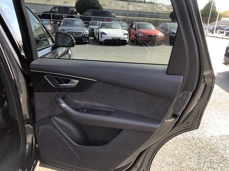 Audi Q7 TDI V6 Black Edition - U2001