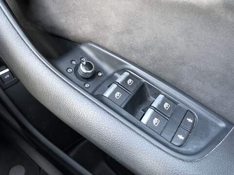 Audi Q7 TDI V6 Black Edition - U2001