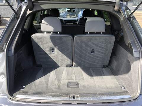 Audi Q7 TDI V6 Black Edition - U2001