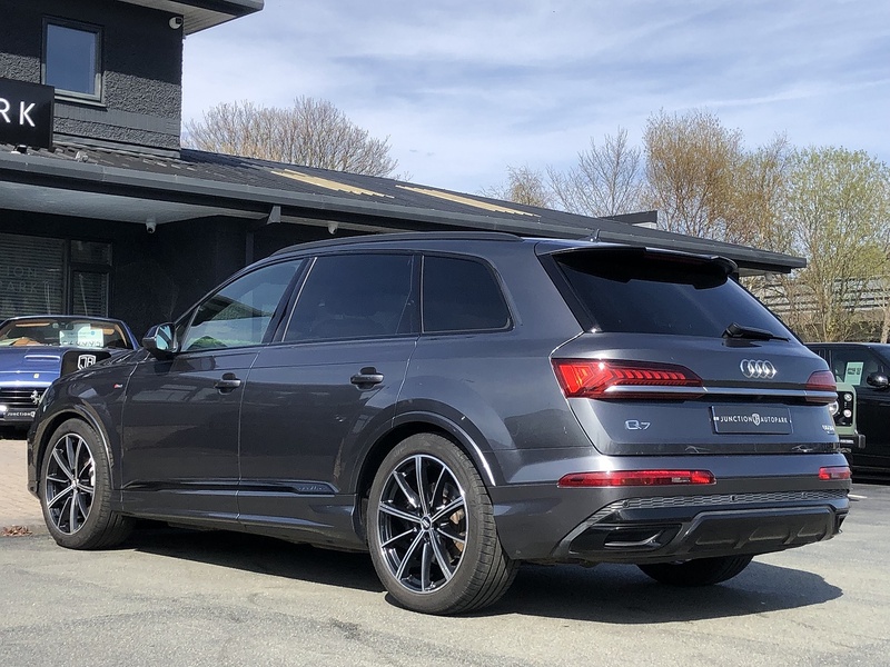 Audi Q7 TDI V6 Black Edition - U2001