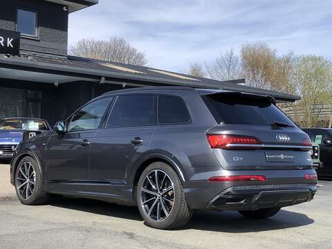 Audi Q7 TDI V6 Black Edition - U2001