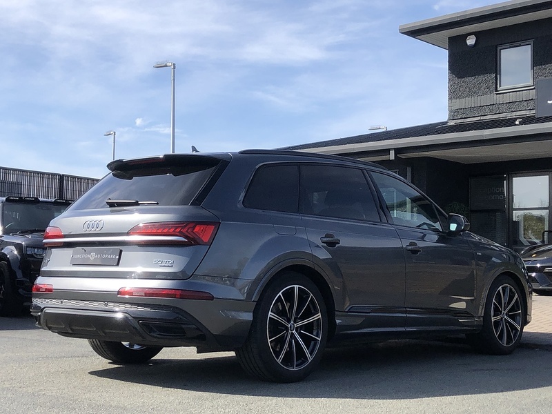 Audi Q7 TDI V6 Black Edition - U2001