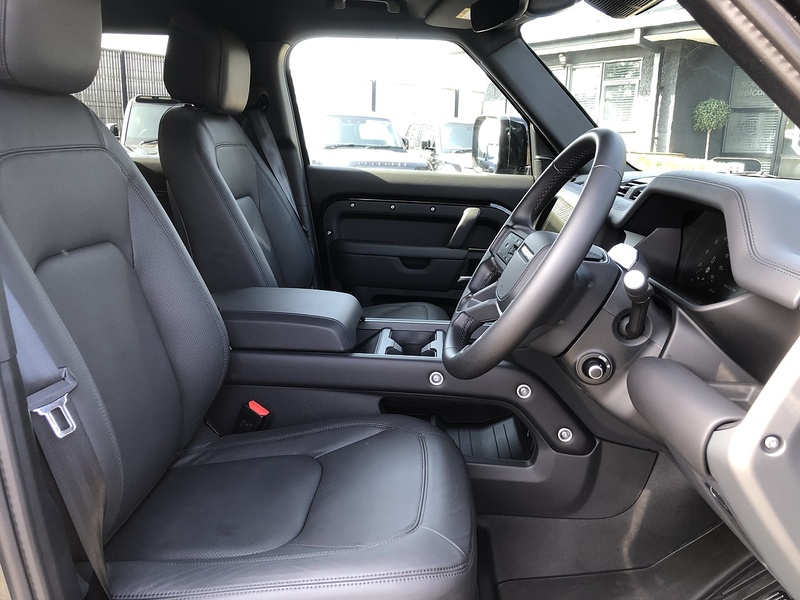 Land Rover Defender 110 D250 MHEV X-Dynamic HSE - U2002