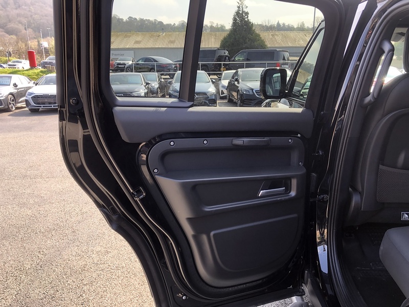 Land Rover Defender 110 D250 MHEV X-Dynamic HSE - U2002