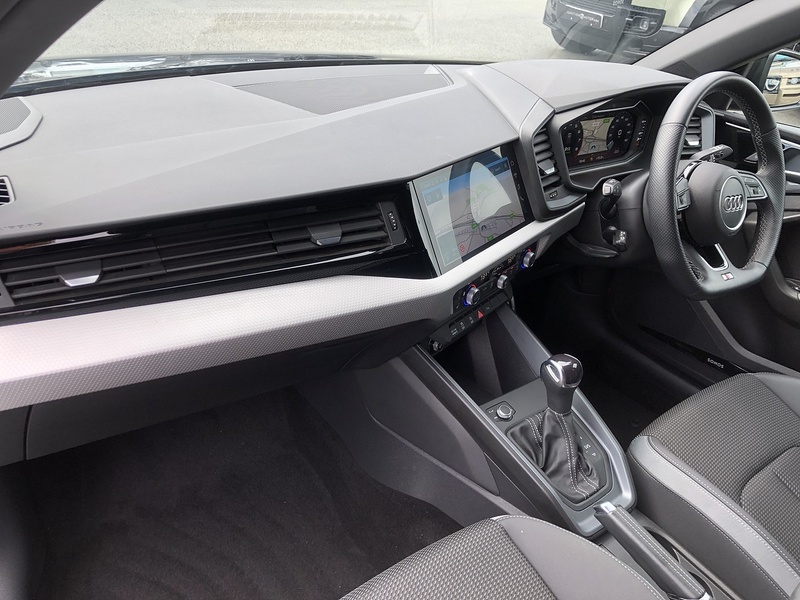 Audi A1 TFSI S line - U2013