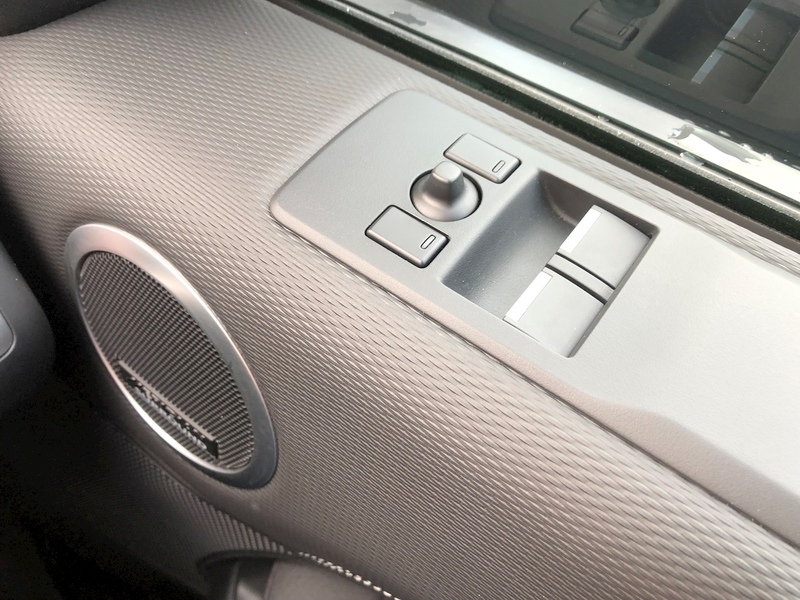 Land Rover Discovery D300 MHEV R-Dynamic HSE - U2017