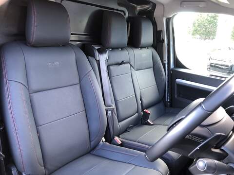 Vauxhall Vivaro Turbo D 3100 GS - U2022