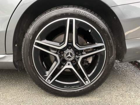 Mercedes-Benz C Class C220d SE - U2025