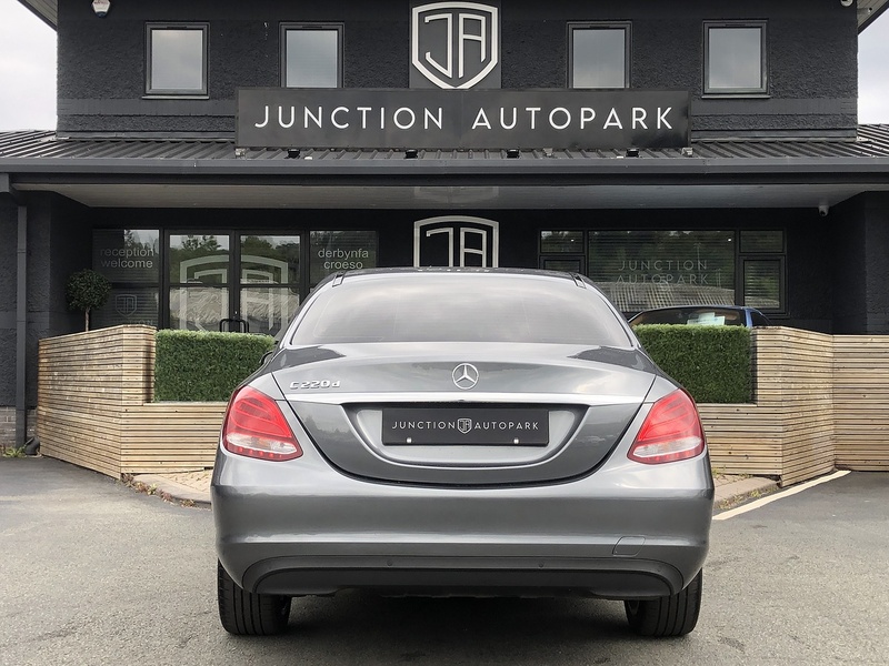 Mercedes-Benz C Class C220d SE - U2025