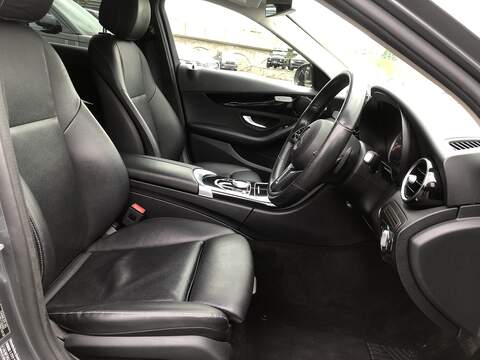 Mercedes-Benz C Class C220d SE - U2025