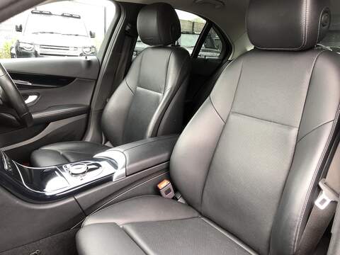 Mercedes-Benz C Class C220d SE - U2025