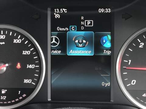 Mercedes-Benz C Class C220d SE - U2025