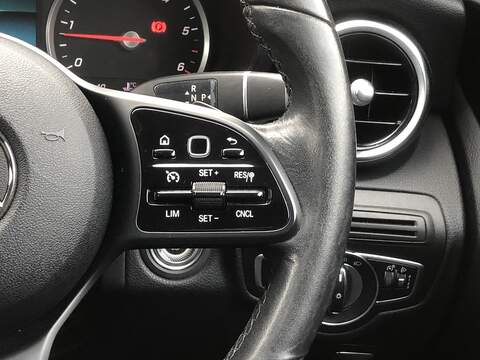 Mercedes-Benz C Class C220d SE - U2025