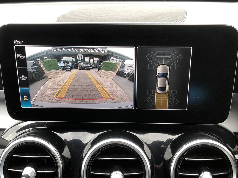 Mercedes-Benz C Class C220d SE - U2025