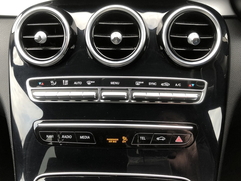 Mercedes-Benz C Class C220d SE - U2025