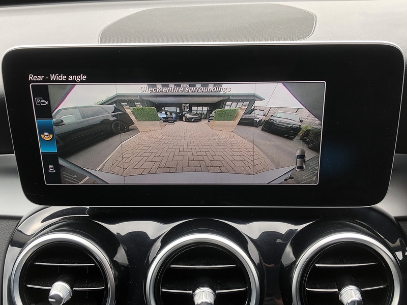 Mercedes-Benz C Class C220d SE - U2025