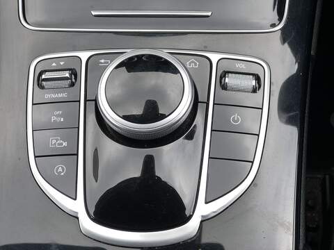 Mercedes-Benz C Class C220d SE - U2025