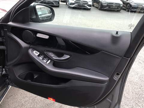 Mercedes-Benz C Class C220d SE - U2025