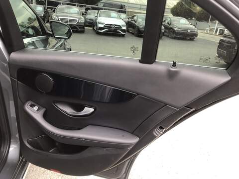 Mercedes-Benz C Class C220d SE - U2025