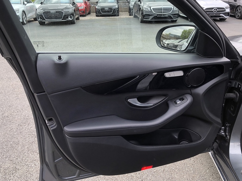 Mercedes-Benz C Class C220d SE - U2025