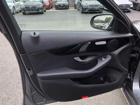 Mercedes-Benz C Class C220d SE - U2025