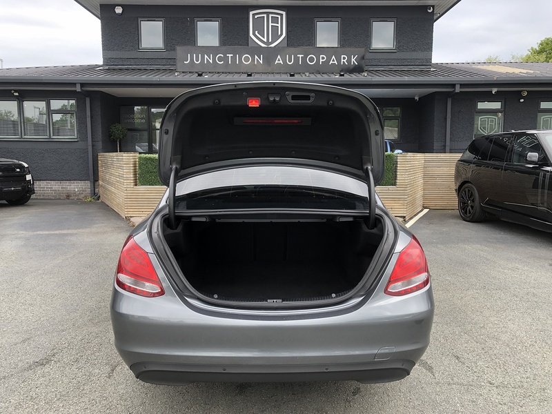 Mercedes-Benz C Class C220d SE - U2025