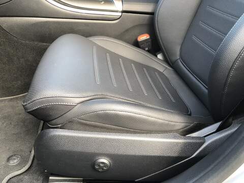 Mercedes-Benz C Class C300e AMG Line - U2027