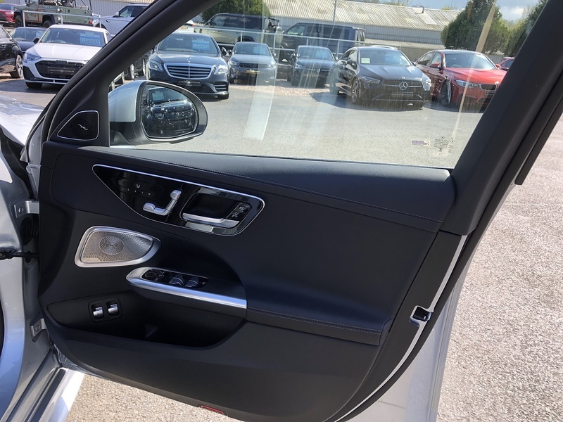 Mercedes-Benz C Class C300e AMG Line - U2027