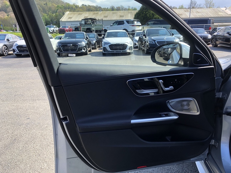 Mercedes-Benz C Class C300e AMG Line - U2027