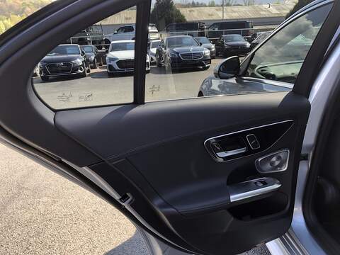 Mercedes-Benz C Class C300e AMG Line - U2027
