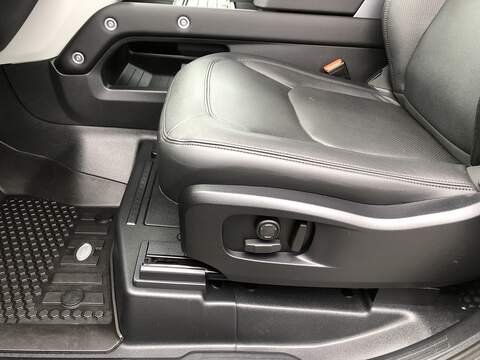 Land Rover Defender 90 D250 MHEV SE - U2038