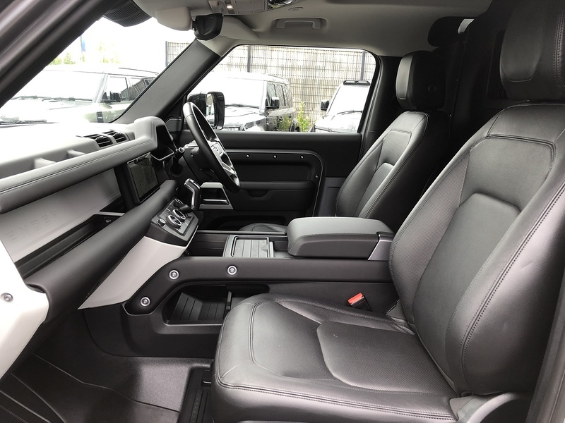 Land Rover Defender 90 D250 MHEV SE - U2038