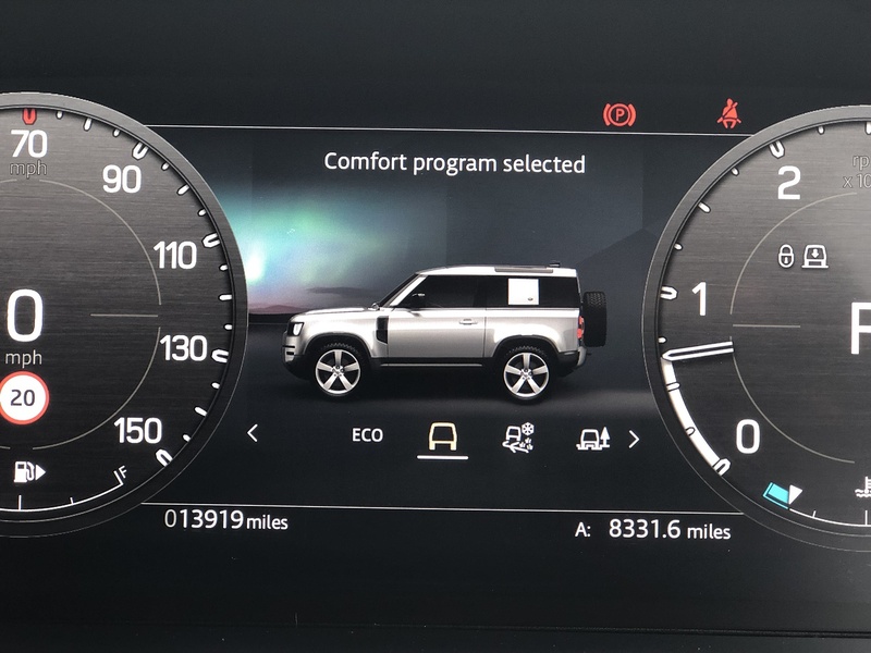 Land Rover Defender 90 D250 MHEV SE - U2038