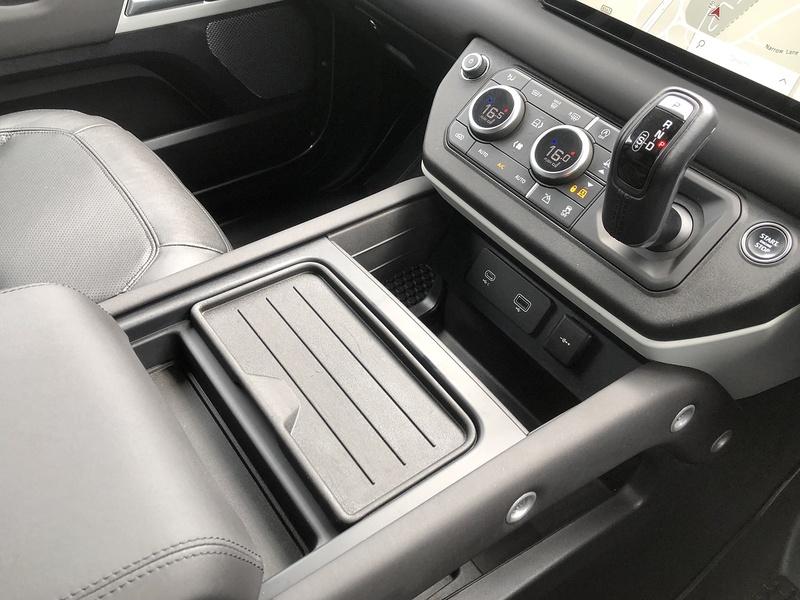 Land Rover Defender 90 D250 MHEV SE - U2038