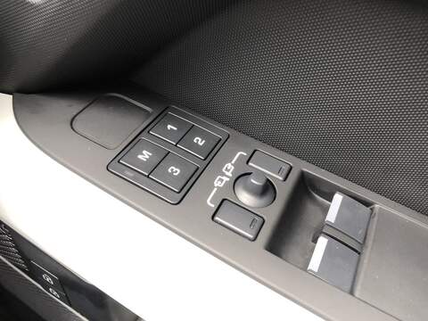 Land Rover Defender 90 D250 MHEV SE - U2038