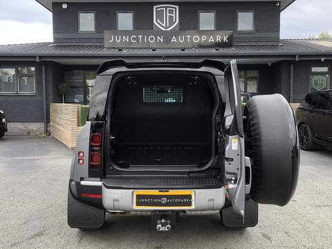 Land Rover Defender 90 D250 MHEV SE - U2038