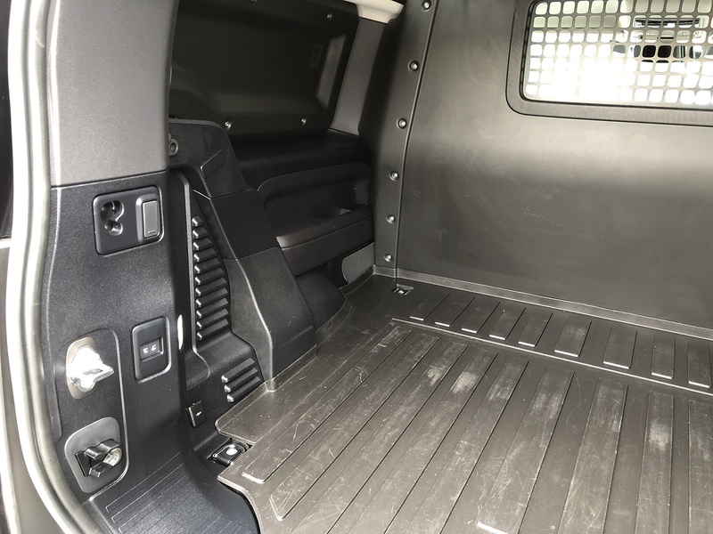 Land Rover Defender 90 D250 MHEV SE - U2038