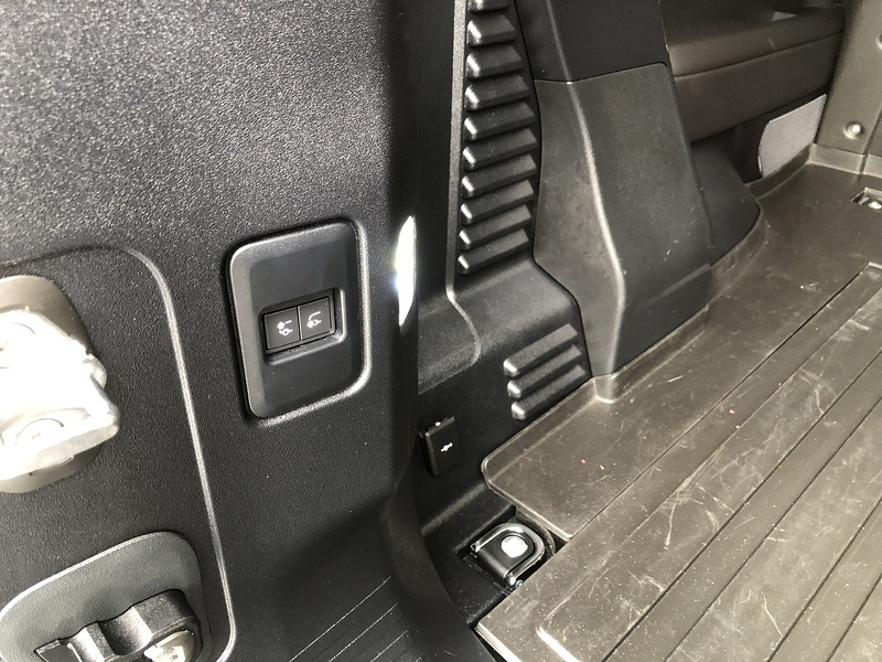 Land Rover Defender 90 D250 MHEV SE - U2038