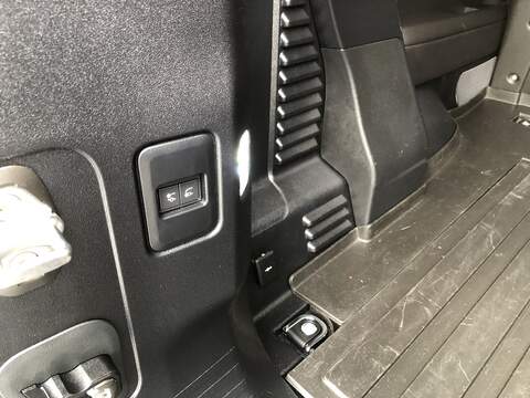 Land Rover Defender 90 D250 MHEV SE - U2038